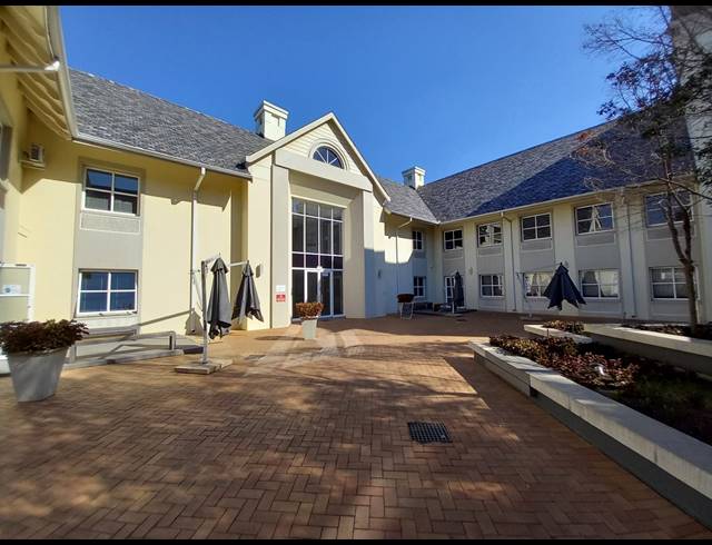 690M² OFFICE TO LET IN BRYANSTON